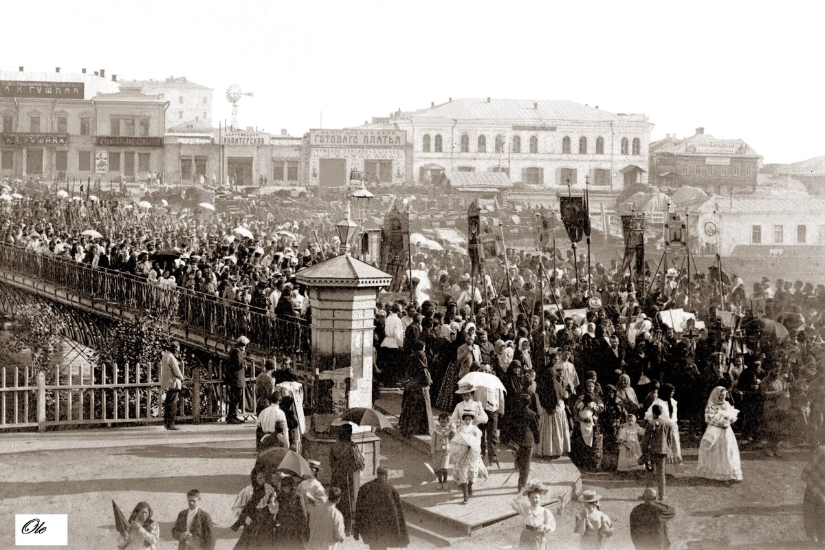 Крестный ход через новый железный мост через Омь, Омск, 1919. https://humus.livejournal.com/6049085.html?replyto=131344957