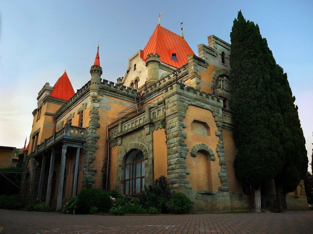 Замок , построенный вдовой князя Гагарина