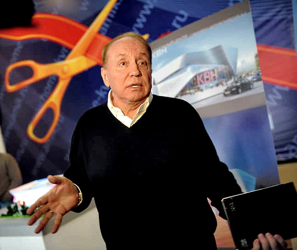 Масляков квн. Масляков квн. Масляков квн. Квн 2022 высшая лига ведущий. Почему маслякова.