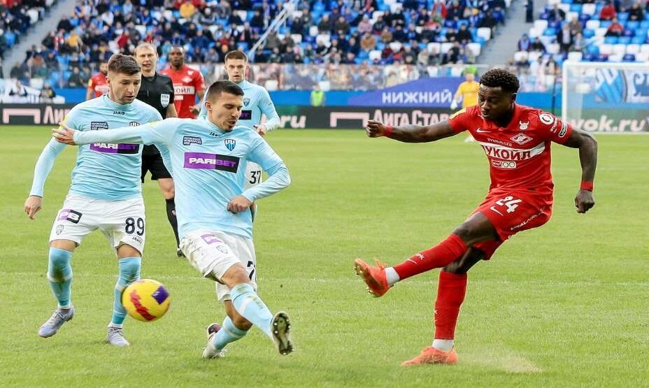    Промес угрожает воротам соперника. Фото: РПЛ