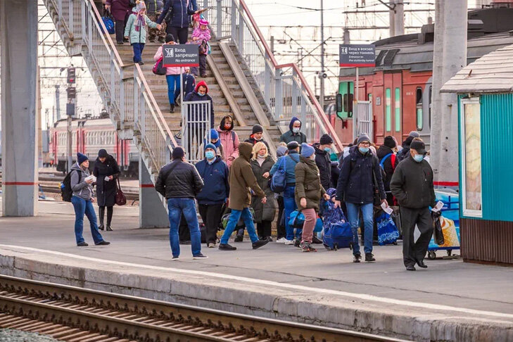    Мужчина уже находится дома. Фото Андрея Заржецкого