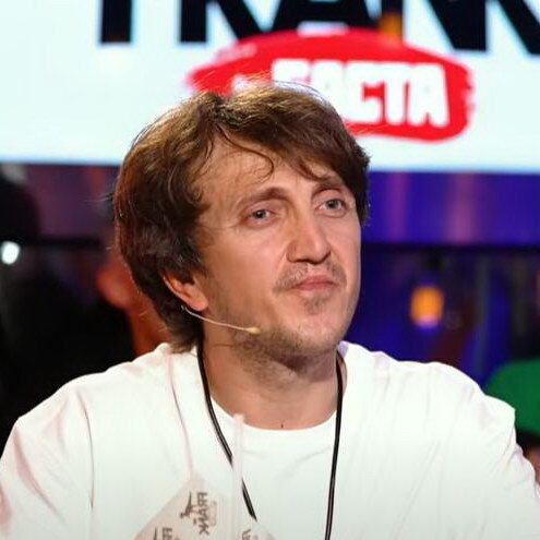     Денис Дорохов вспомнил на «Вопросе ребром» про драку с десятиклассником и встречу с бандитами