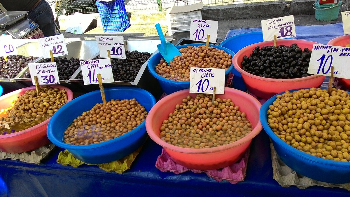 голубая мечеть турция. тарлабаши стамбул на карте. площадь эминеню стамбул. турецкий базар орешки. султанахмет май.