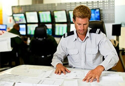 Консервативные и аккуратные педанты. Их можно часто встретить среди бухгалтеров, чиновников, администраторов, хозяйственников компаний. Они всегда аккуратно и чисто одеты, выбриты, причесаны, обувь начищена. Одежда не всегда модная и стильная, но практичная и удобная. Рабочее место – чистое, прибранное, все лежит на своем месте. При выборе автомобиля руководствуются максимальной практичностью и экономичностью. Послушные, уважительно относятся к представителям власти, четко следуют правилам, стандартам, приказам, инструкциям. Умеют работать с различными документами и цифрами. Внимательные к мельчайшим деталям. Исполнительные и надежные. Если им поручено какое-либо дело, они выполнят его вовремя, даже если им придется для этого пожертвовать своим личным временем. Речь – спокойная, без эмоциональных всплесков, бывает немного нудной. Их слабое место – психологические взаимосвязи и различные интриги.
