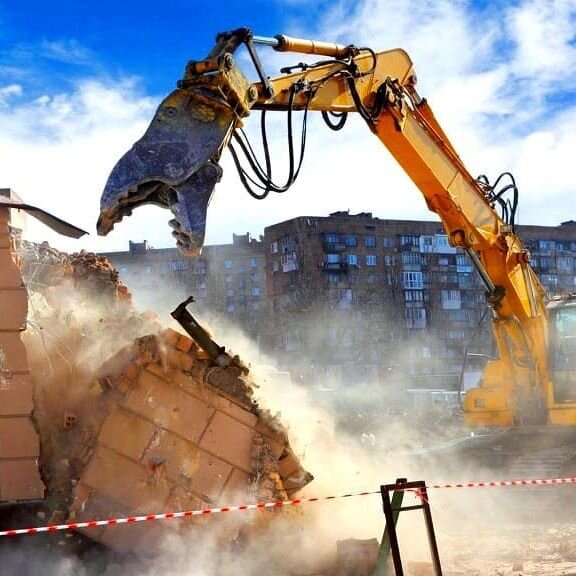 Если компания занимается строительными работами, ей нужен допуск СРО. Однако получить его просто так невозможно. От организации потребуется вступить в профильное СРО, имеющее право выдавать необходимый документ. Другого пути нет.