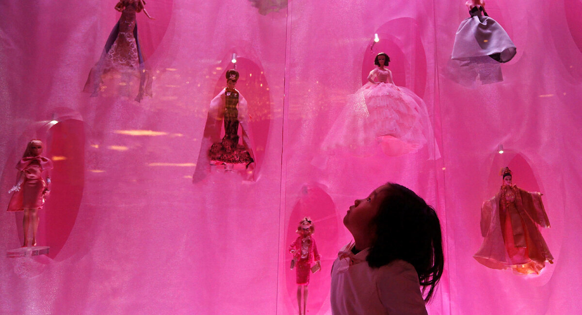 Тонет в розовом. Фото: Aly Song/Reuters