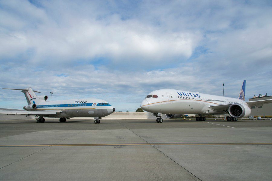 Самый первый (слева) и новейший (справа) боинги 727