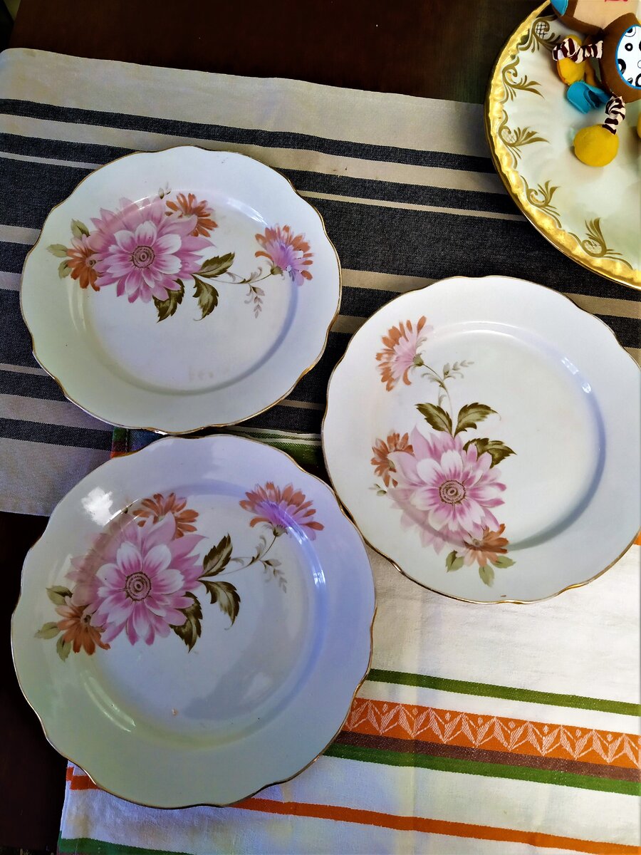 Тарелки выпуска советского времени