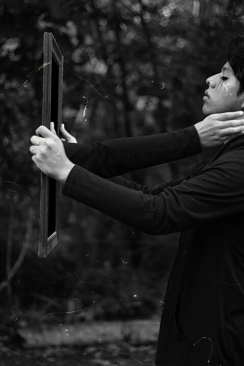 https://pixabay.com/photos/sad-depression-anxiety-c-stress-4358747/