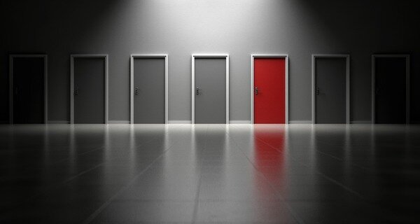 https://cdn.pixabay.com/photo/2016/09/23/20/54/doors-1690423_960_720.jpg