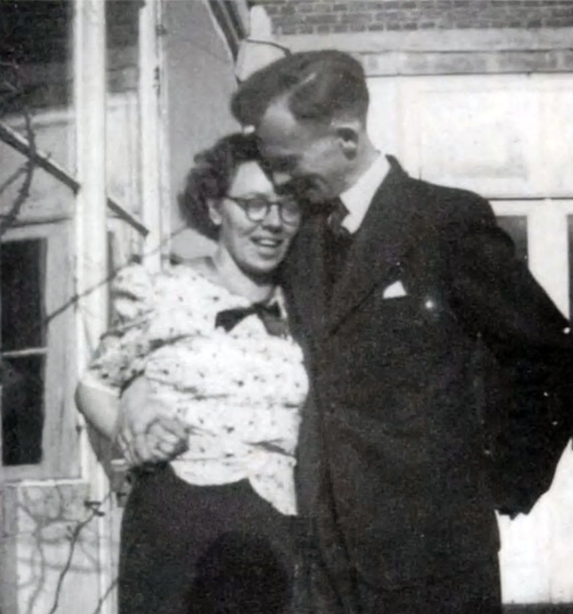 Г-жа Эман со своим женихом, Хейн Сиецма