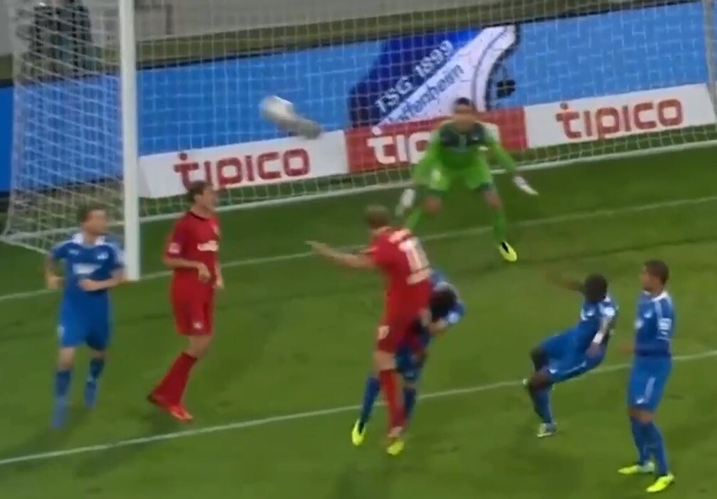 Гол-фантом в матче Бундеслиги 