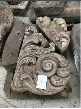 Фрагмент фасада здания 18 века, распологавшегося по адресу Кайзерстрат 21, общая ширина фасада 8 метров. Категория А - то есть в наличии все детали и план их расположения