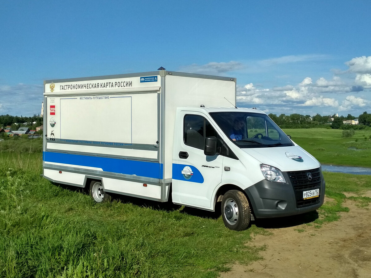 Первое фото - наше. Остальные с сайта производителя