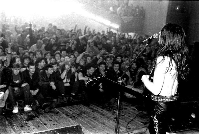 Рок и металл концерты в москве. Рок-концерт 80х. Концерты в 90-е годы. Рок концерты 90. Концерты с 90х годов.