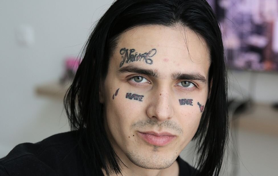 Переводные тату для лица купить, цены временных татуировок на лицо в Москве с доставкой