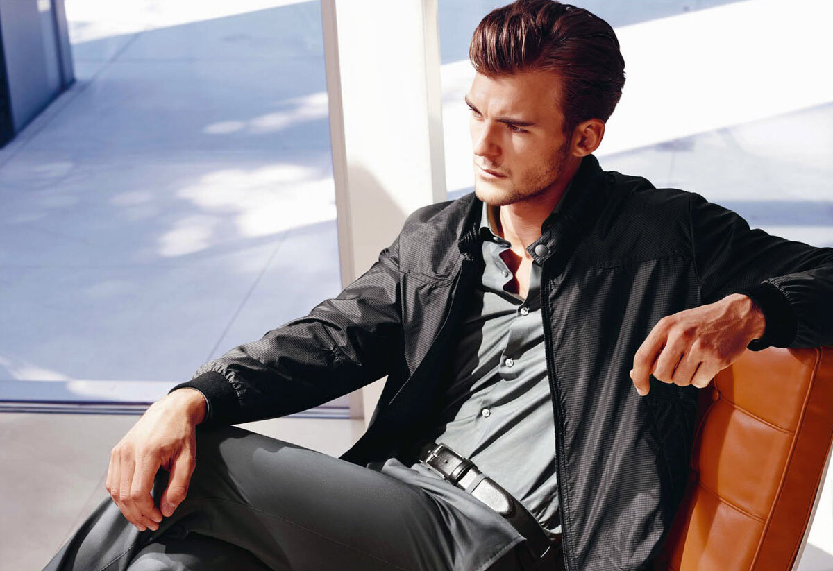 Самые богатые в мире люди ищут и строят сети, в то время как остальные ищут работу. Вы можете иметь грандиозную идею или продукцию. Но они станут успешными только тогда, когда вы имеете сеть, через которую можно сообщать об этом людям.  Роберт Кийосаки.