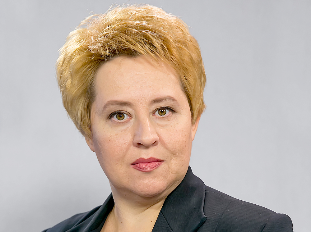«Те, кто не поверил в предсказания пессимистов о мировом кризисе и крахе рубля, и держал сбережения в российской валюте, в 2019 году выиграет. Уже выигрывает. В отличие от тех, кто хранил сбережения в валютах развитых стран, особенно в евро»