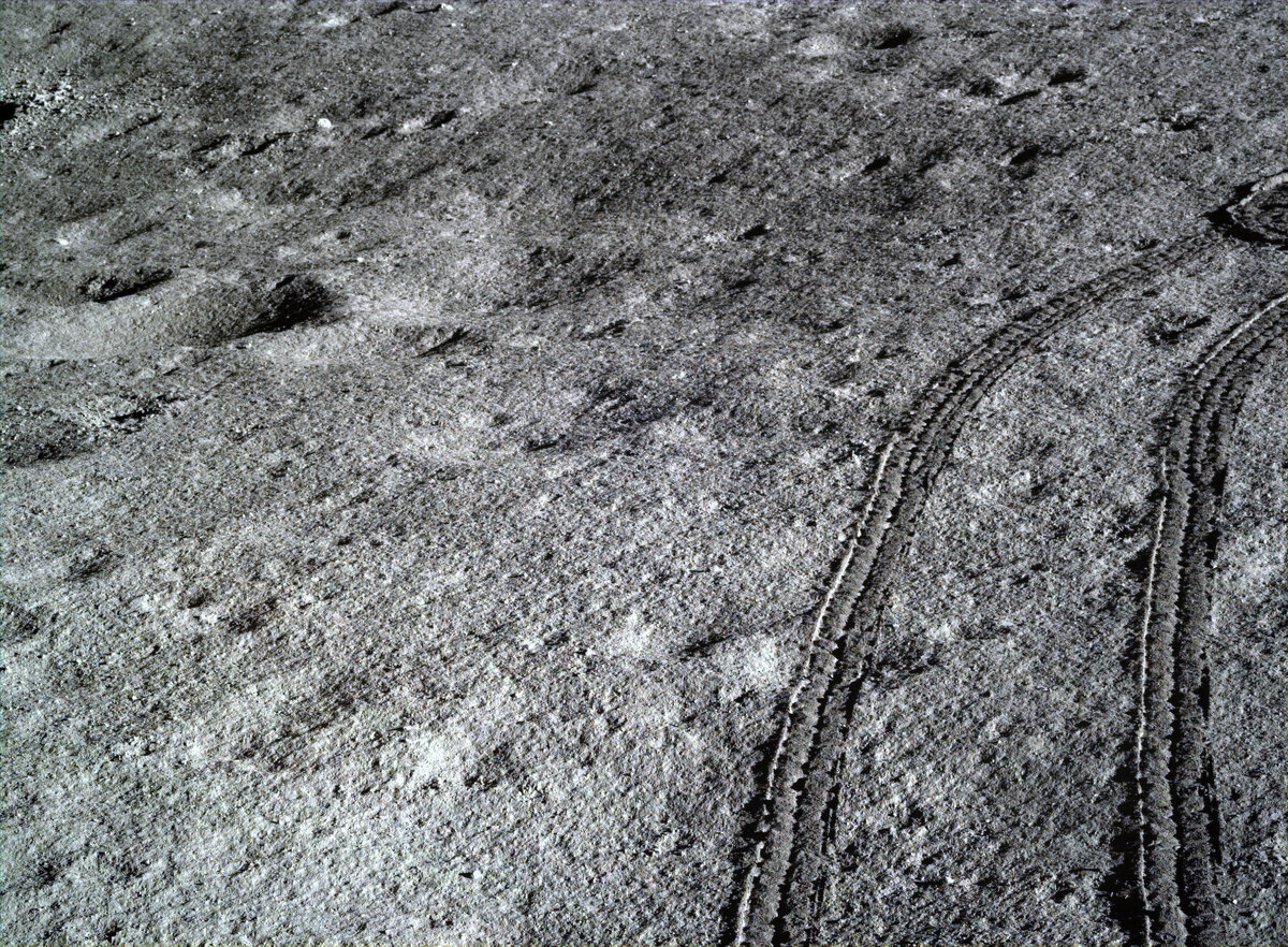 Юйту-2. Юйту-2 снимки Луны. Следы от лунохода. Следы лунохода 2.