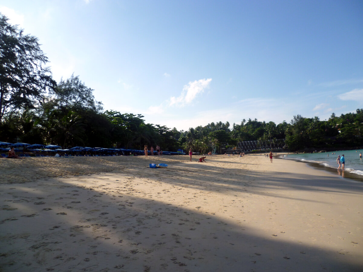 Пляж Карон на острове Пхукет. Таиланд