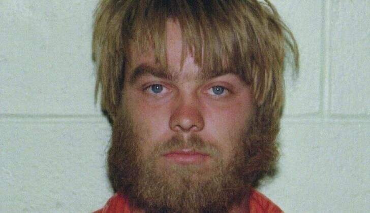 Создавая убийцу (Making a Murderer), 2015 
Документальный фильм от Netflix, который создавался целых 10 лет и сразу стал хитом. Это история про дело Стивена Эйвери, которого обвинили сначала в изнасиловании, а потом в убийстве. Здесь показаны вся судебная система без прикрас, подтасовка результатов, эмоции и цели всех людей, вовлеченных в судебный процесс. И конечно, очень сложная судьба главного героя, который пошел против системы.