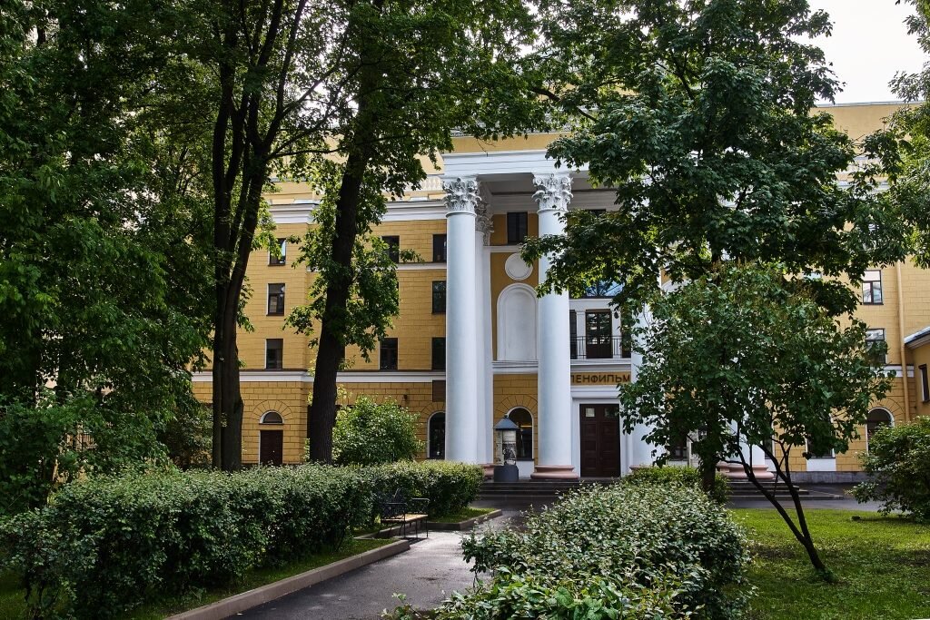  В Санкт-Петербурге главное здание киностудии «Ленфильм», расположенное на Каменноостровском проспекте, получило статус объекта культурного наследия.