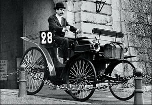 Автомобиль “Панар-Левассор”, участвовавший в гонке Париж-Бордо-Париж 1895 г.