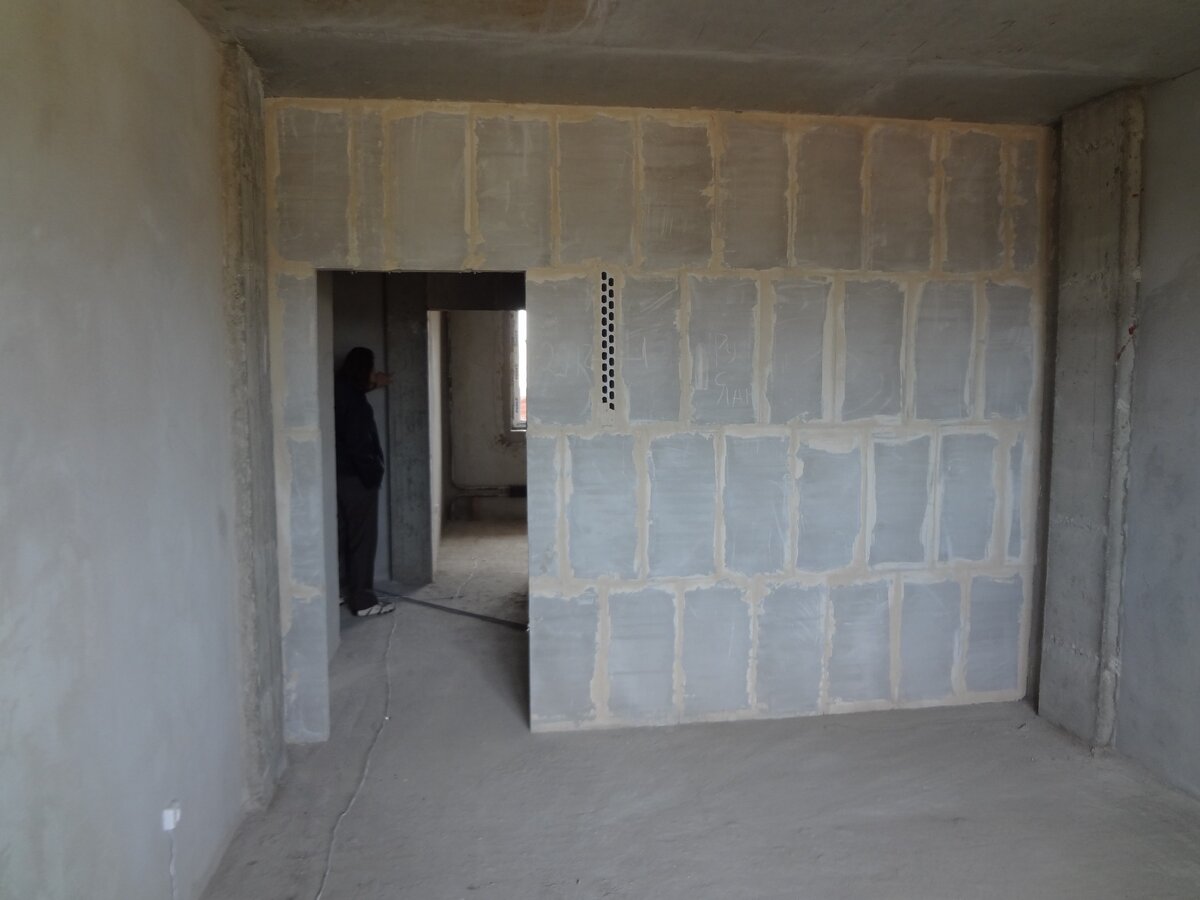 Каменный мешок - не так я представляла себе свой уютный дом.