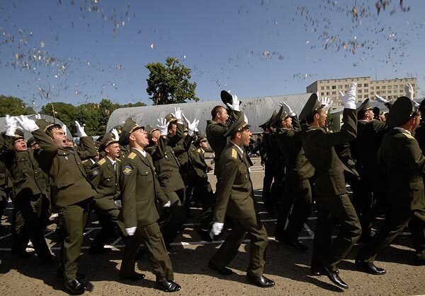 Примерно так, только у нас дисциплина строя соблюдалась.