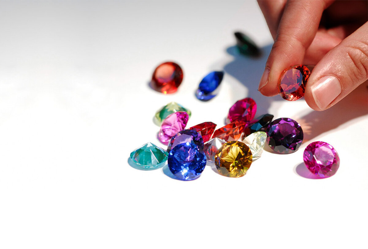 Бриллиант изольда. Самоцветы камни. Сапфир натуральный. Магический топаз камень. К чему снятся драгоценные камни женщине.