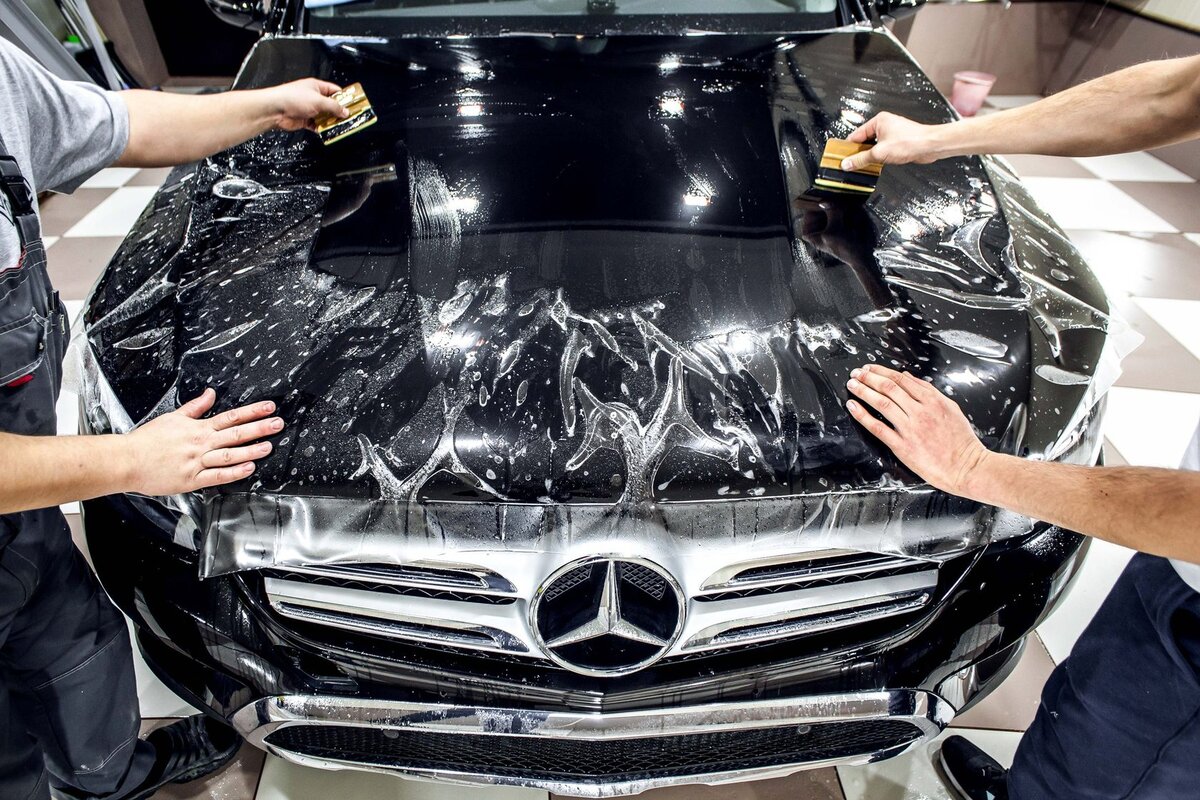 Что лучше антигравийная пленка или жидкое стекло