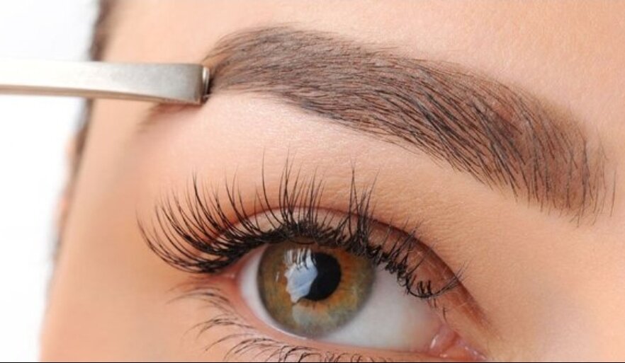 Ухоженные брови украшают, создают правильную геометрию лица! Кому-то повезло иметь красивые брови. Но как быть, если природа обделила при раздаче бровей?) (Картинка из интернета) 