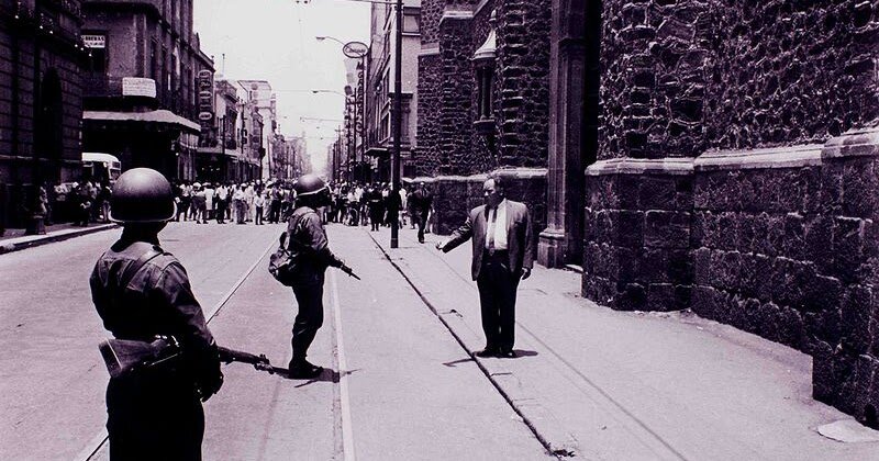 Последующие события (Такие, как «Резня в Тлателолко» на этой пикче) легли в основу т.н. «Грязной войны» - маленькой, но гордой части Войны Холодной. Когда в 2002 году правительство Мексики таки рассекретило документы по событиям тех лет, вскрылось немало любопытных деталей: от связи тогдашнего правительства с ЦРУ и «эскадронами смерти» до огромного репрессивного аппарата, активно истреблявшего пытками и галоперидолом всех причастных: от левой интеллигенции до лесных партизан.