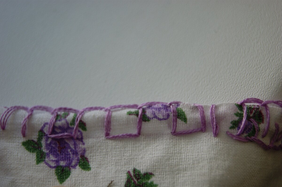 отделочный шов вручную. декоративные швы. фото красивых швов. декоративные ручные швы. декоративные швы иголкой.