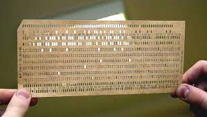 Перфокарта. Фото из открытых источников