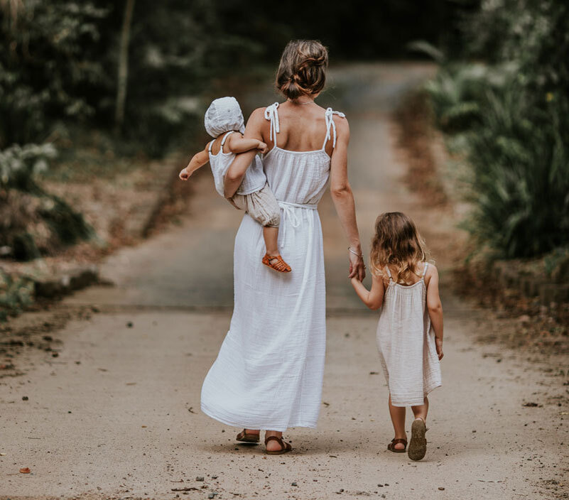 Светлана лобода с младшей дочкой. Дочь лободы евангелина. Со второй дочкой. Фотосессия мама и малыш. Фотосессия с двумя детьми.