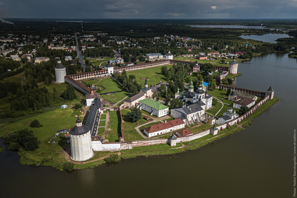 Вид на Кирилло-Белозерский монастырь