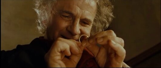 Бильбо Бэггинс, кадр из фильма "Властелин Колец: Братство Кольца"