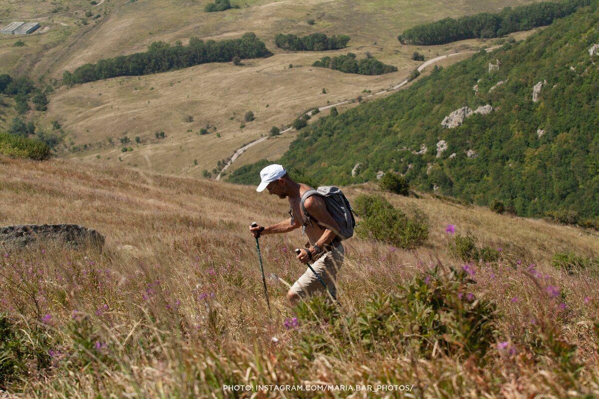 Вот так прогуливаются местные жители