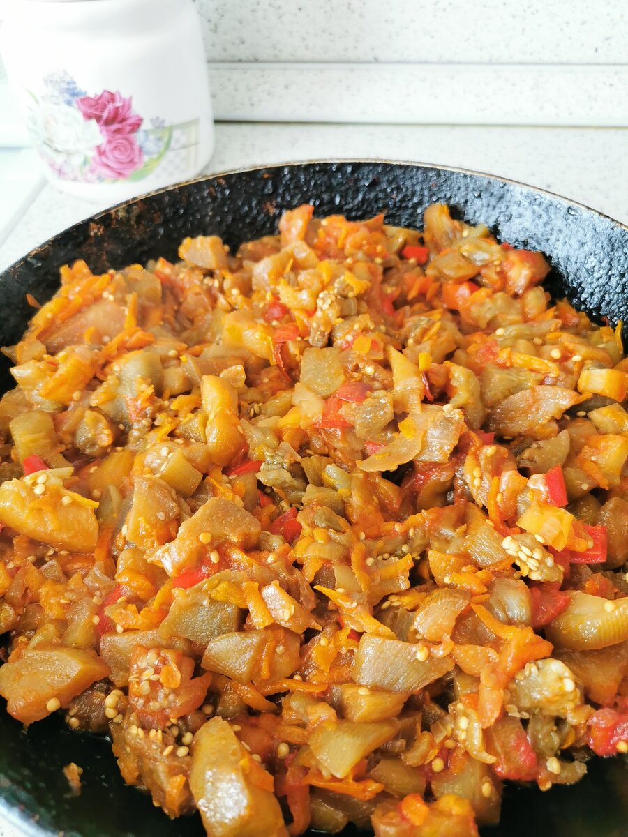 Рецепт как вкусно потушить баклажаны. Тушеные баклажаны. потушить баклажаны вкусно. рецепт из баклажан тушеных. как потушить баклажаны с патиссонами.