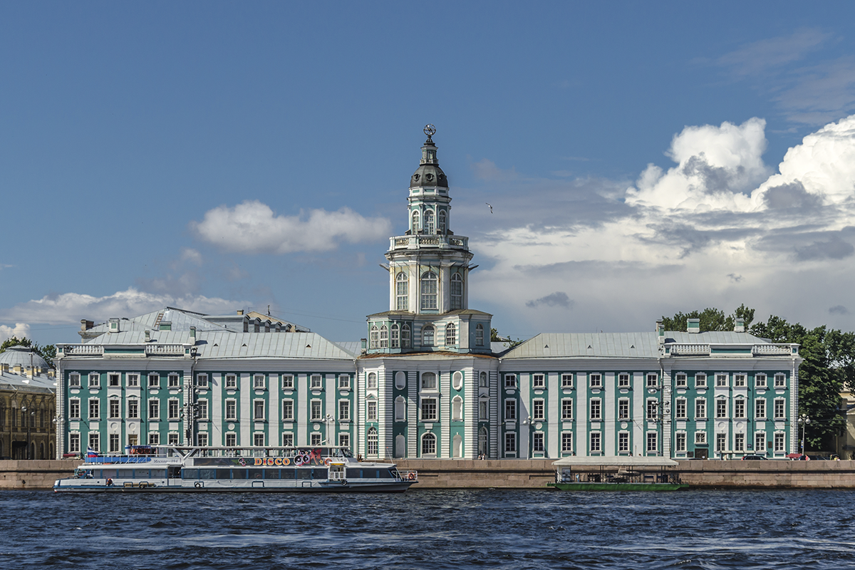 Дизайн интерьера в стиле современная классика. Обзор квартиры 100 м2 в самом центре Петербурга.