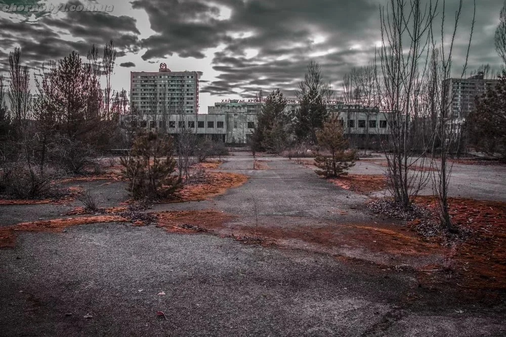 Http chernobyl. Припять зона отчуждения 2021. Зона отчуждения город Припять. Заброшенный город призрак Припять. Город призрак Чернобыль Припять.