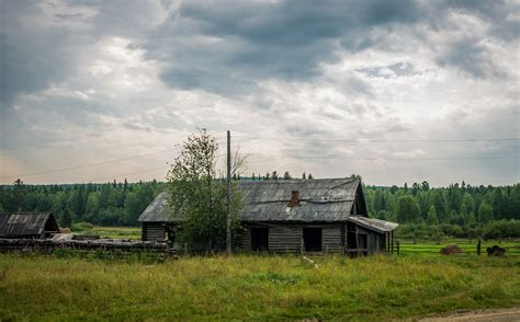 Ночь в заброшенном поселке