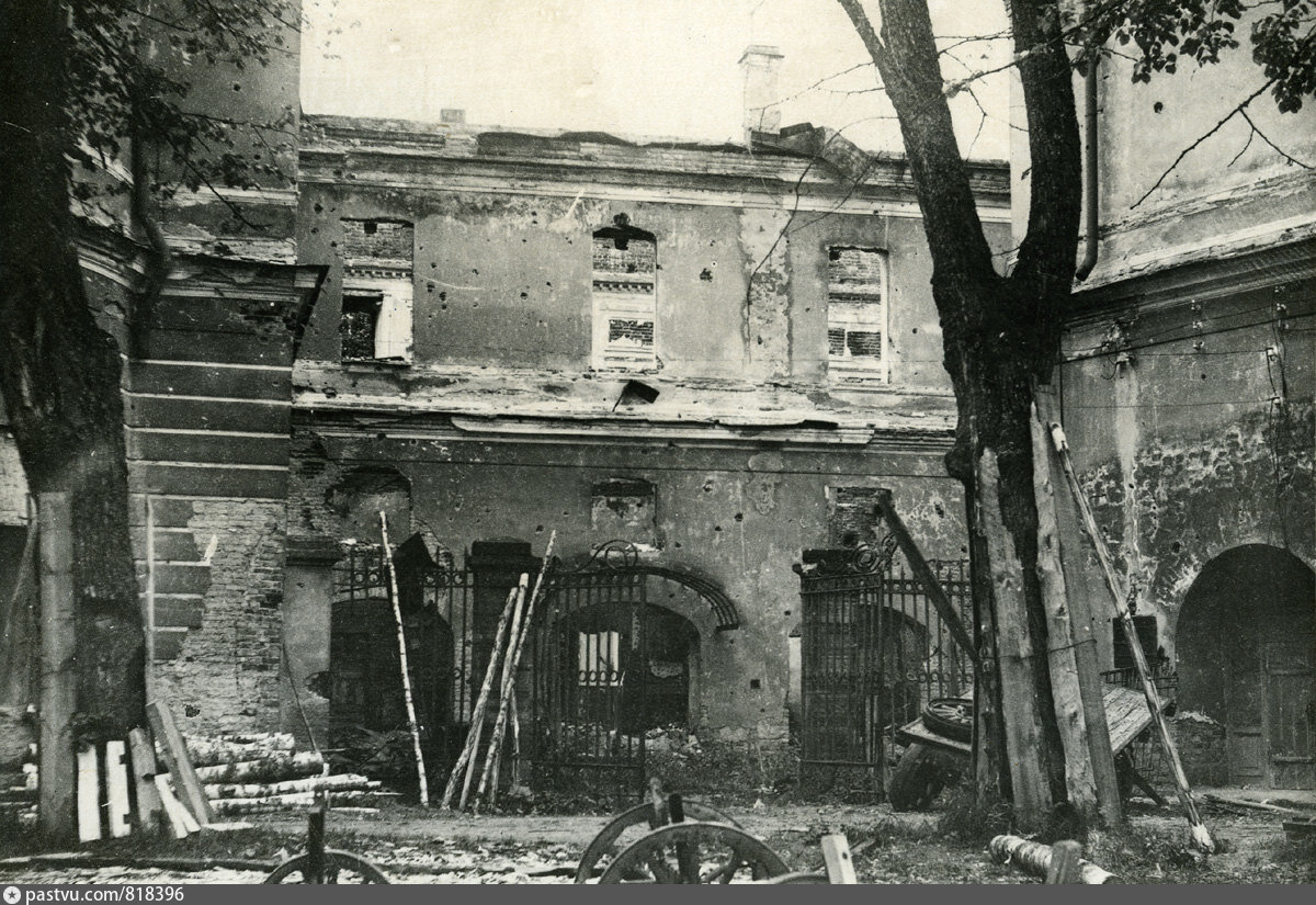 Руины Пушкина. 1944 г
