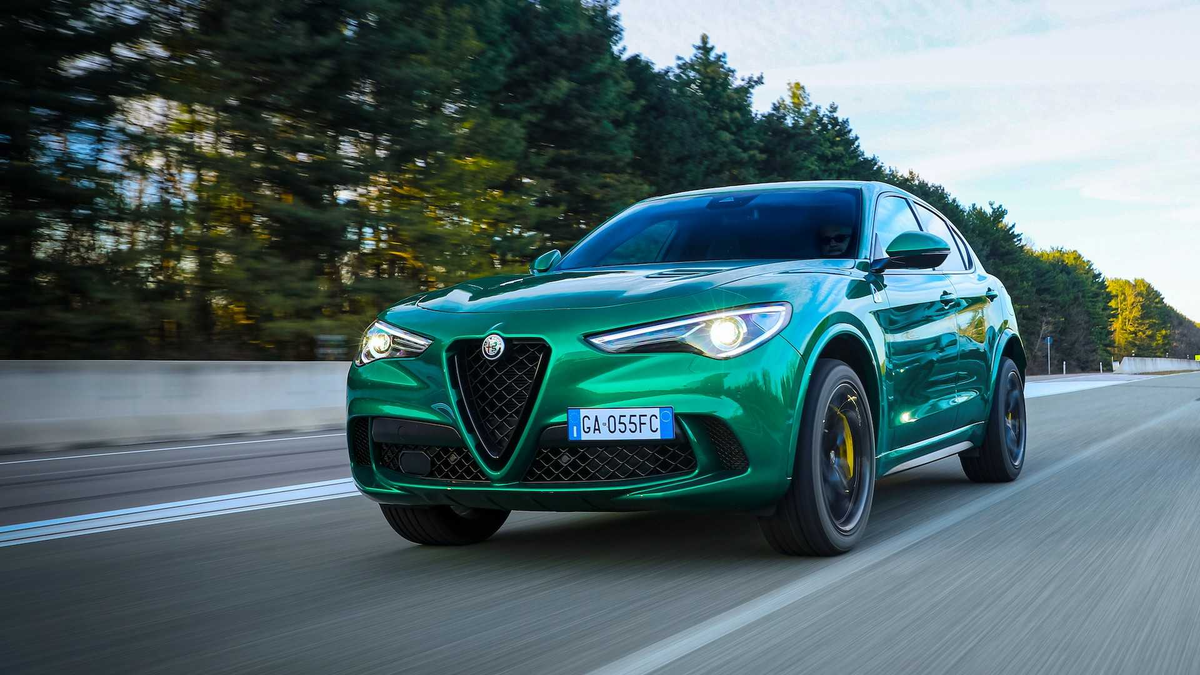 Alfa Romeo Giulia зеленая