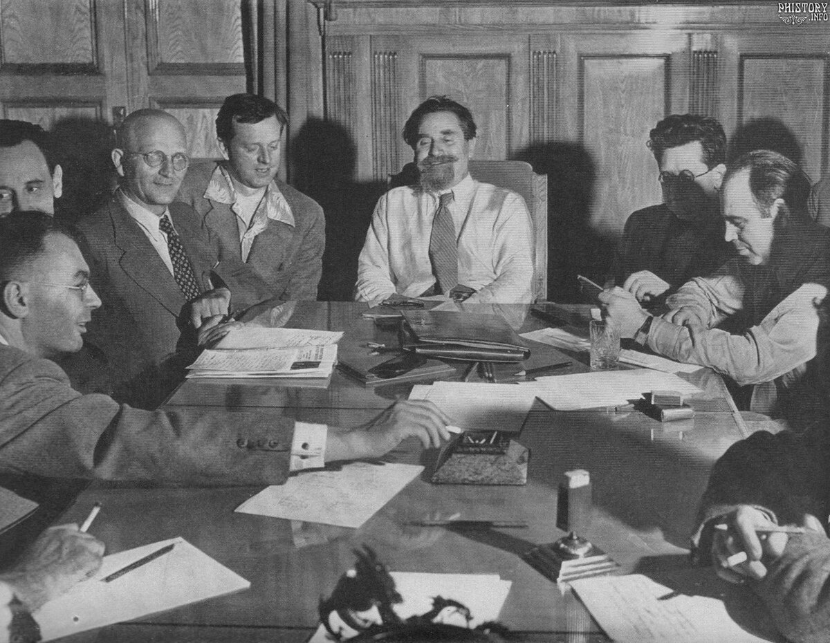 В наркомате иностранных дел