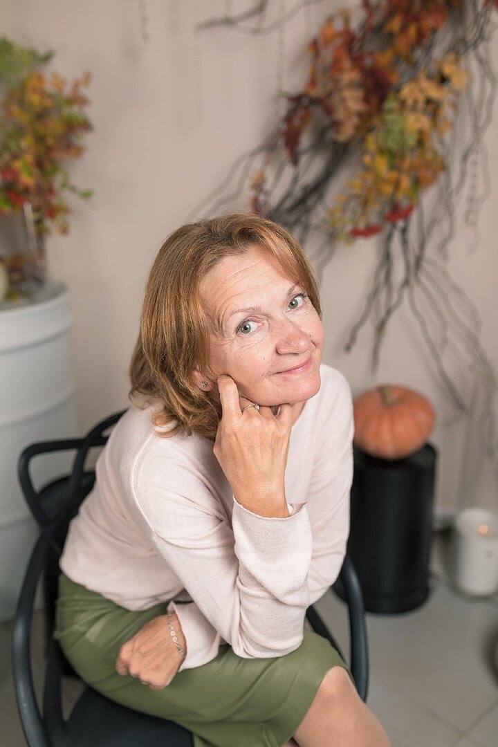 Это я. Евстафьева Наталья. Арт-коуч, художник, педагог. 