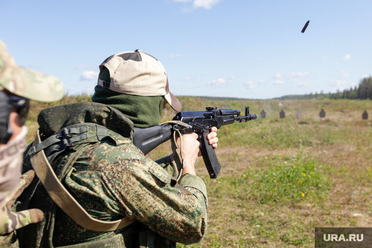    По словам генерал-лейтенанта запаса Андрея Гурулева, на ближайшие полтора месяца изменений в СВО не будет