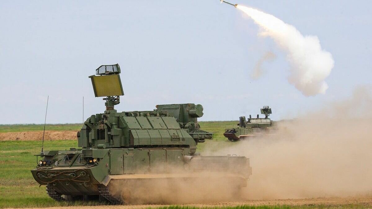     Ростовская область уже месяц даже формально не находится рядом с Украиной, а ВСУ не располагает достаточно дальнобойной артиллерией, способной достать до донского региона, сообщил RostovGazeta политик и публицист, депутат Госдумы Анатолий Вассерман.