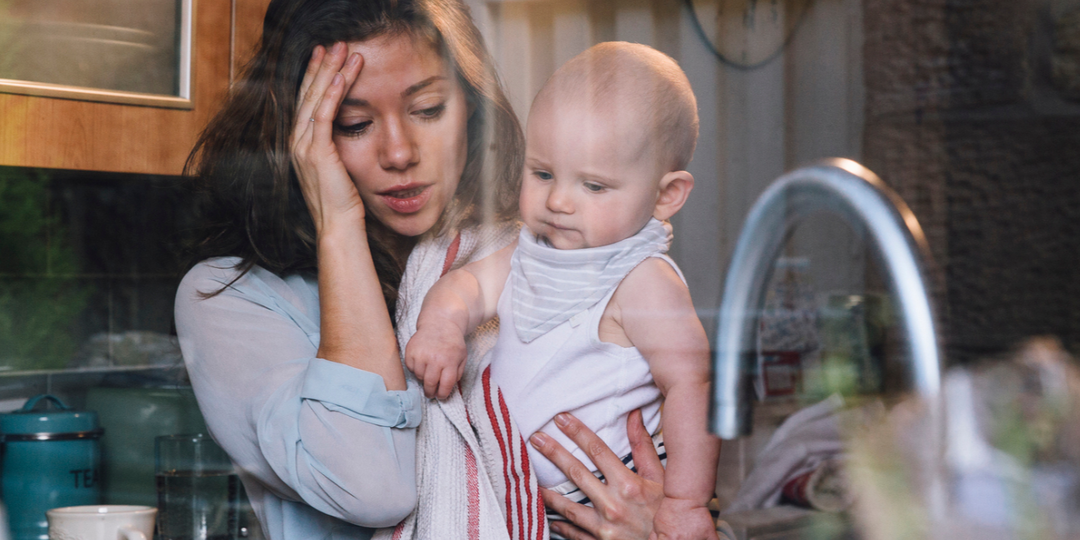 Я стала бабушкой и очень хорошо понимаю свою мать, которая не спешила мне помогать с внучкой